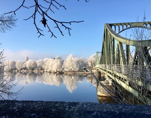 Mastering the German Winter: 8 Tips for Embracing the Cold with Style Mastering the German Winter